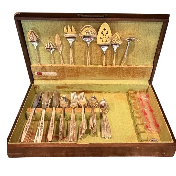 1847 Rogers Bros. Other - 1847 Rogers Bros Silver Fashion Flatware Set International Silver Co/Chest 78 Pz